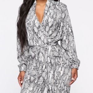 Snake print jumpsuit w/belt tie (only worn once)